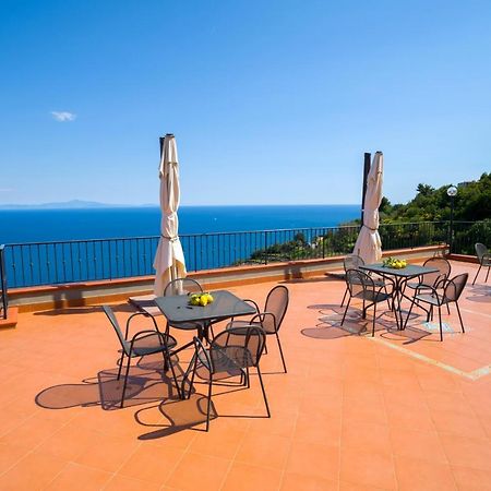 Bed and Breakfast Il Glicine Cetara Exterior foto